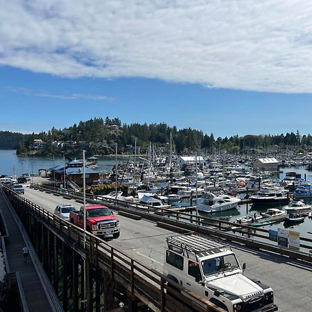 Iconic 3-Story Waterfront 'Marina House' W/ View Vila Gibsons Exterior foto