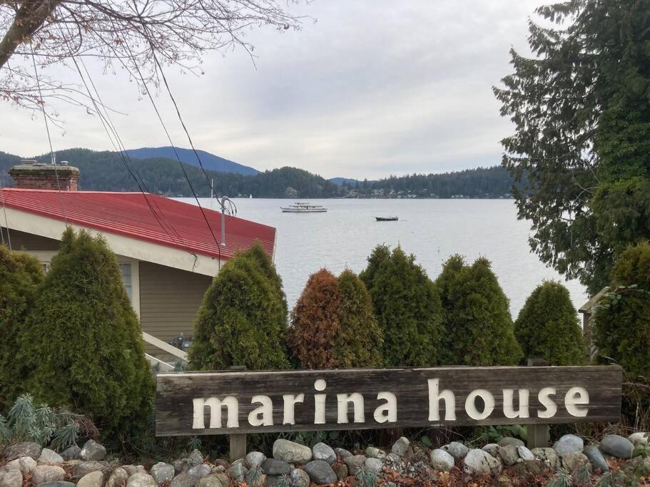 Iconic 3-Story Waterfront 'Marina House' W/ View Vila Gibsons Exterior foto