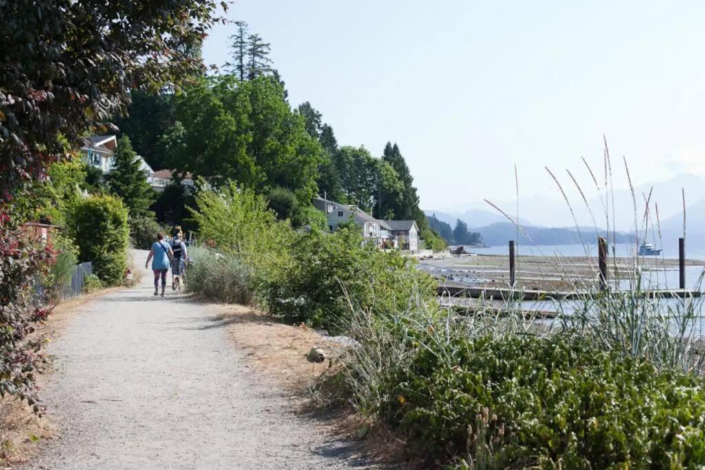 Iconic 3-Story Waterfront 'Marina House' W/ View Vila Gibsons Exterior foto
