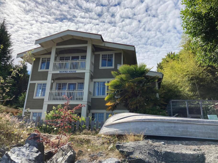 Iconic 3-Story Waterfront 'Marina House' W/ View Vila Gibsons Exterior foto