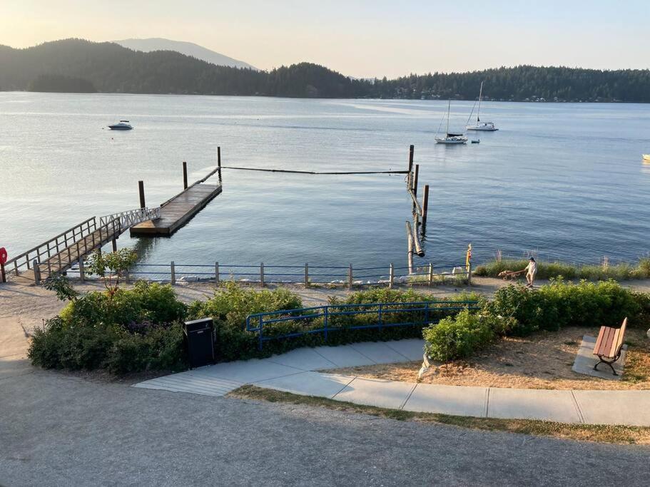Iconic 3-Story Waterfront 'Marina House' W/ View Vila Gibsons Exterior foto