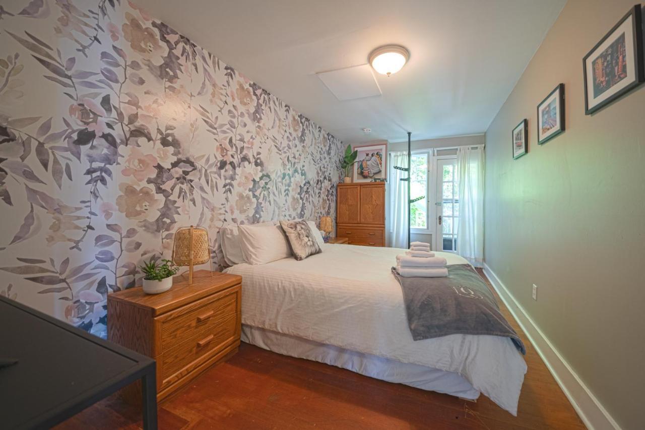 Iconic 3-Story Waterfront 'Marina House' W/ View Vila Gibsons Exterior foto