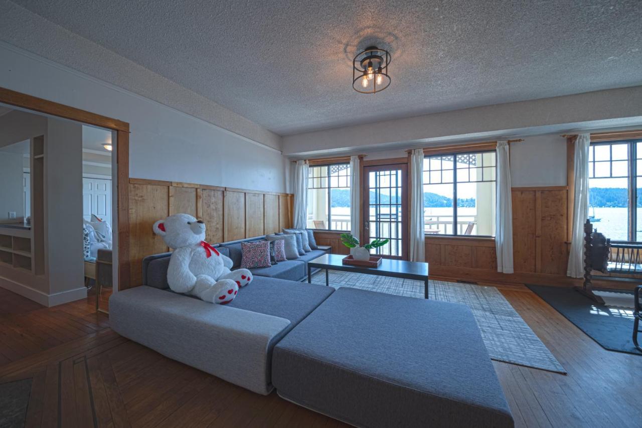 Iconic 3-Story Waterfront 'Marina House' W/ View Vila Gibsons Exterior foto