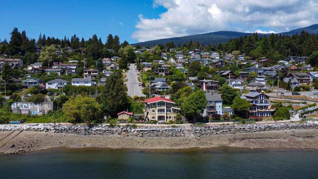 Iconic 3-Story Waterfront 'Marina House' W/ View Vila Gibsons Exterior foto